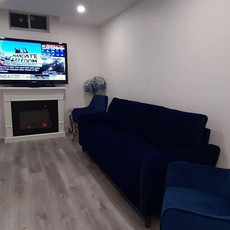 2 Bedrooms 2 Washrooms 2 Parking Spots Basement Apartment Newmarket Exterior foto